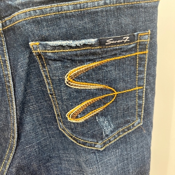 Woman's Seven Straight Blue Jeans Size 8 - Picture 10 of 12